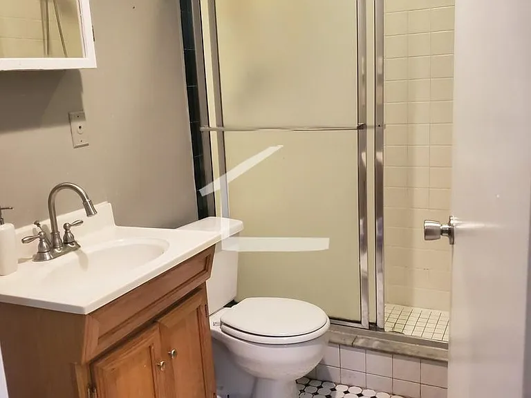 446 Park Dr #10 — Photo 9