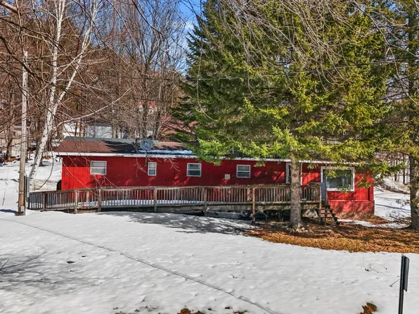 29 Margaret St, Saranac Lake, NY 12983