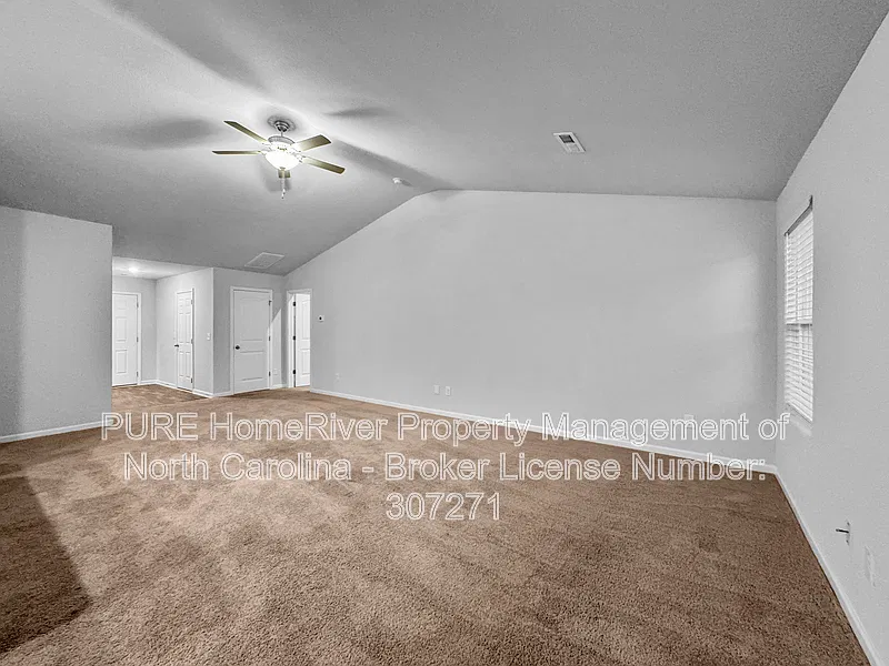 3 bed, 2.0 bath, 1526 sqft, $1,795 — Photo 3