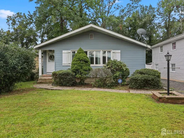 64 Berkley Ave, Colonia, NJ 07067