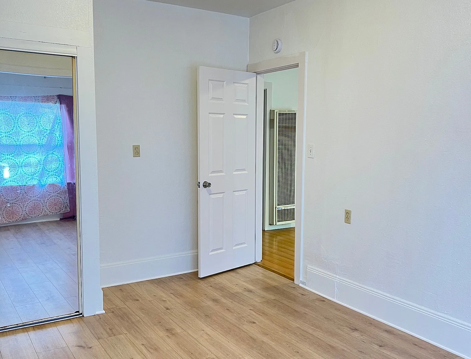 3 bed, 1000 sqft, $2,650 — Photo 3