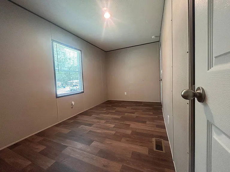 82 White Oak Vlg — Photo 11