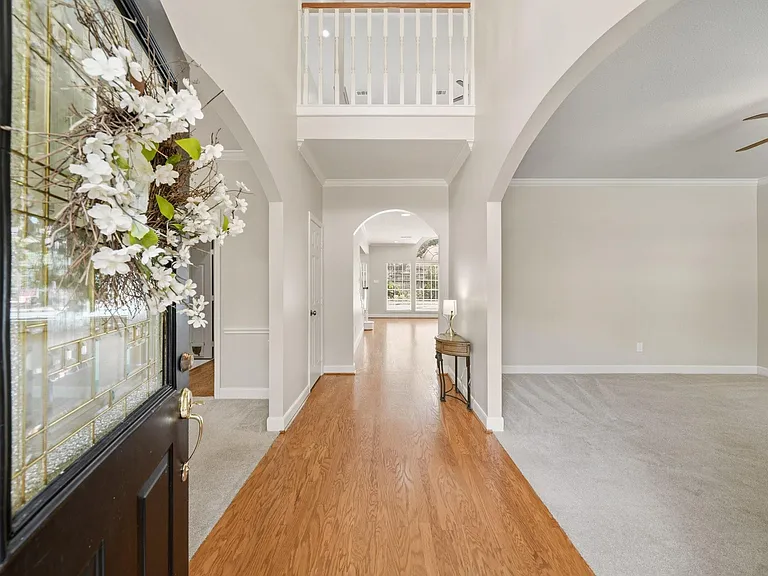 19722 Knightsridge Ln — Photo 4