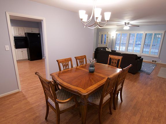 4th image of 2912 Klondike Ln