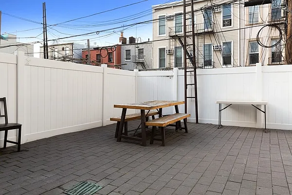 Rented by Compass | media 19