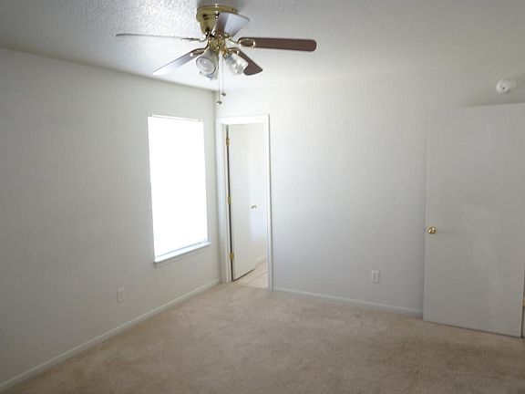 4th image of 303 Bermuda Unit B