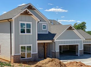 2068 River Watch Dr, Soddy Daisy, TN 37379
