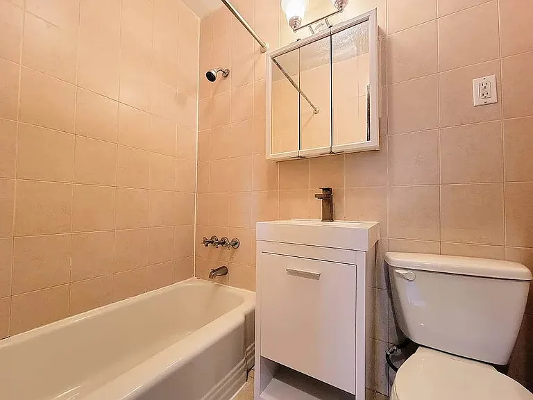 161 W 95th St #3S — Photo 8