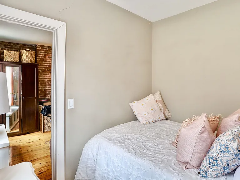 341 Park Ave #2 — Photo 11
