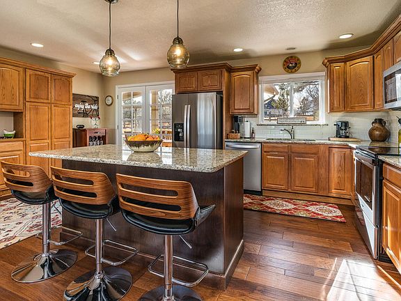 Newly remodeled kitchen.