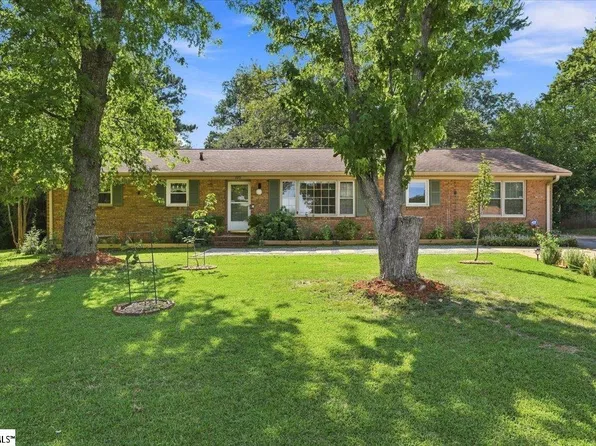 223 Ferndale Dr, Boiling Springs, SC 29316