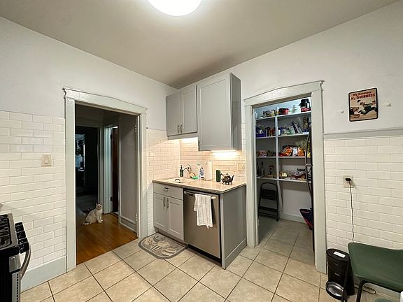 4th image of 1355 W Winona St #6H