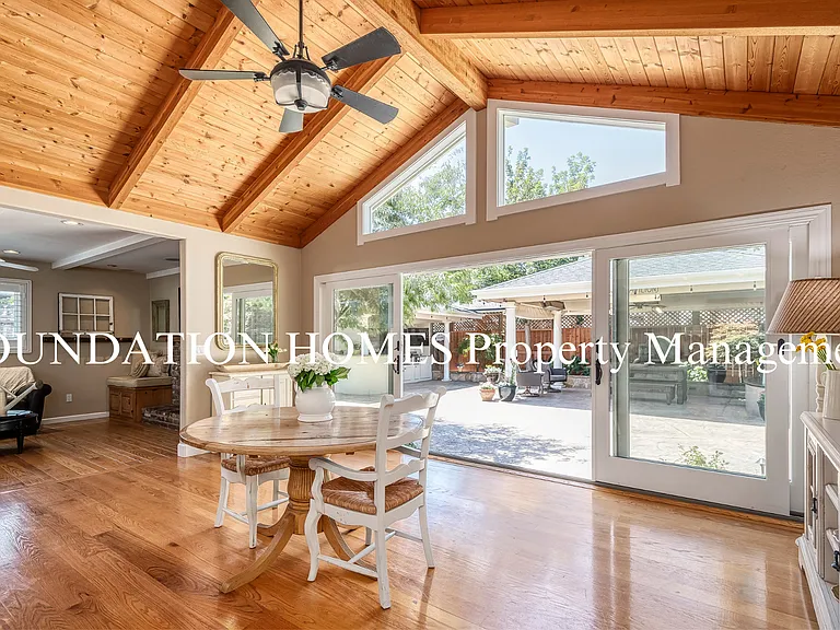 32 Devonshire Dr — Photo 5