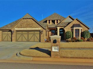 704 Old Home Pl, Yukon, OK 73099