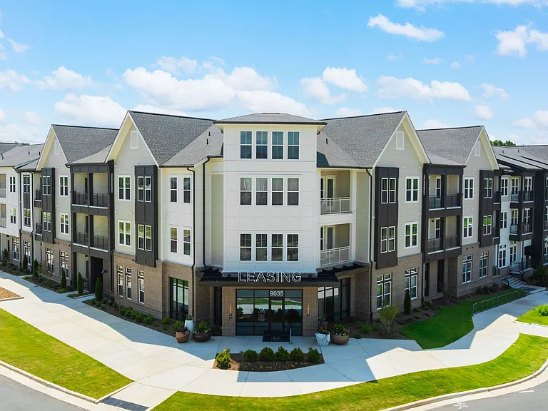 Solis Birkdale — Photo 1