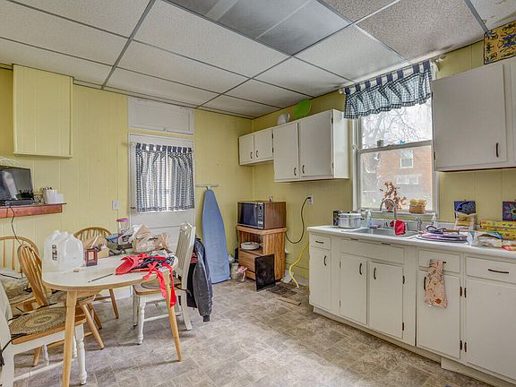 5th image of 206 Lafayette Ave