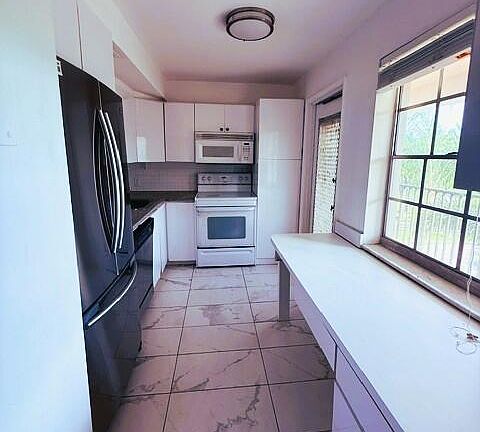 3rd image of 3001 S Course Dr APT 403