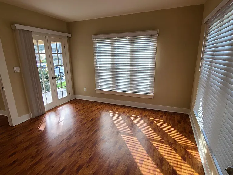 1421 Rock Glen Ave — Photo 4