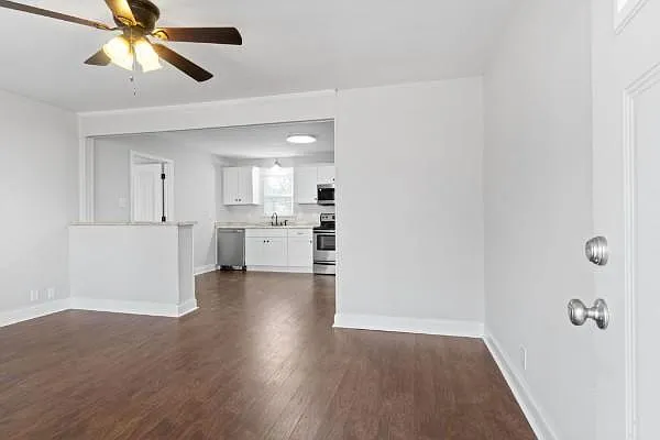 2 bed, 750 sqft, $1,050 — Photo 4