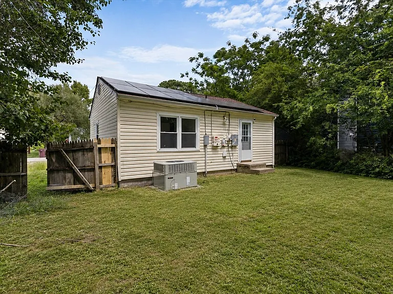2604 Omar St — Photo 19