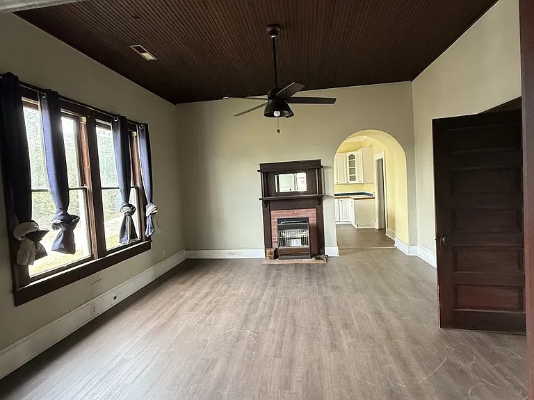 208 Magnolia St #1 — Photo 6
