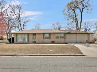 125 Hemlock Ln, Newton, KS 67114