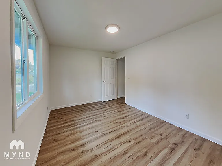 8612 Sw Ctr — Photo 14