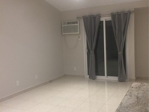 4th image of 21800 Schoenborn St Unit 258