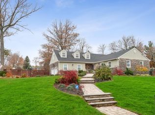 33 Woodsend Dr, Matawan, NJ 07747