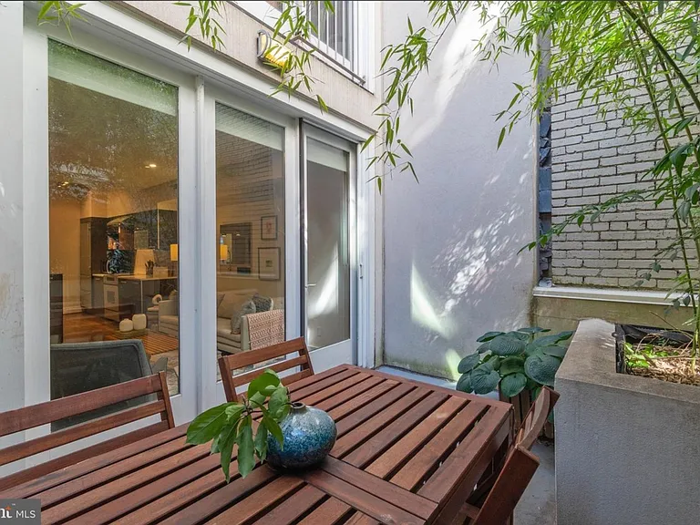 426 M St NW #D — Photo 4