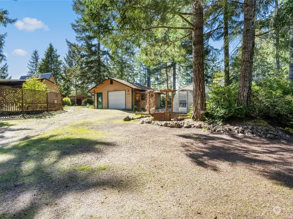1801 N Colony Surf Dr, Lilliwaup, WA 98555