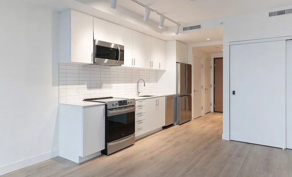 Studio, 483 sqft, $1,900 — Photo 2
