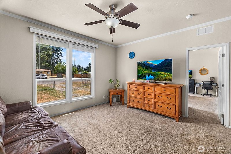 4th image of 8635 Sequioa Court SE