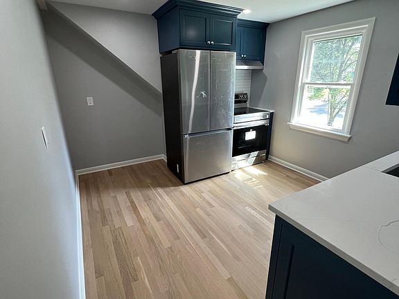 2nd image of 25 Highview Ave Floor 2