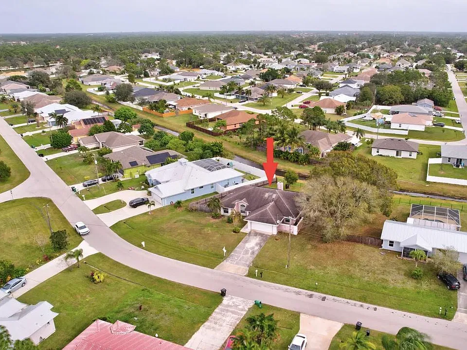 1751 SW Southworth Ter