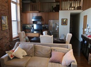 1061 W Madison St APT 2, Chicago, IL 60607