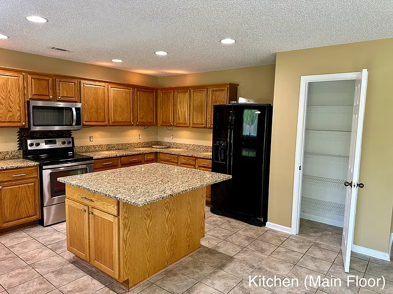 15313 Superior St — Photo 9