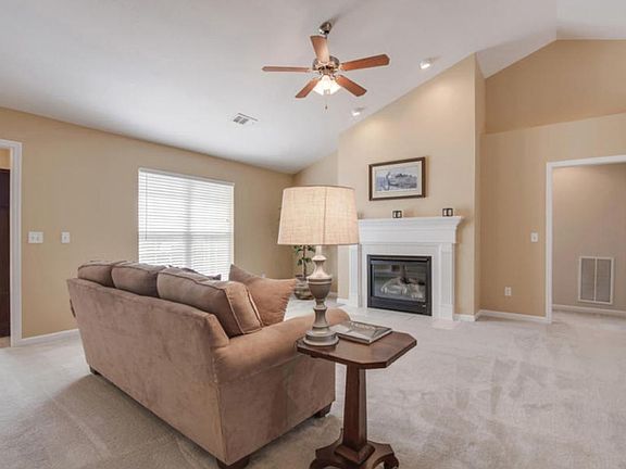 5th image of 6410 Archwood Ln