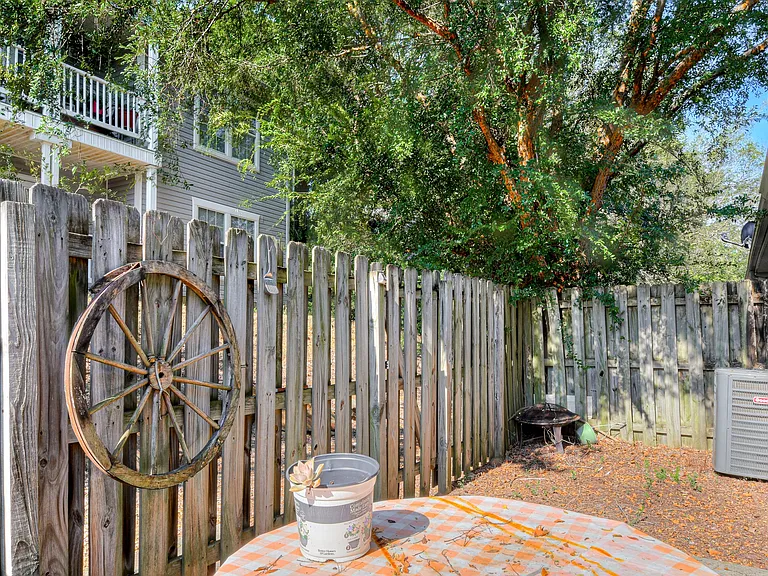 2014 Emerald Bay Dr — Photo 25