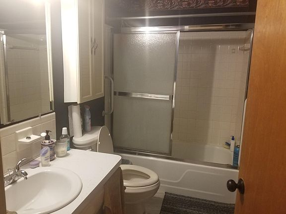 5th image of 75 Charter Oaks Dr APT 4