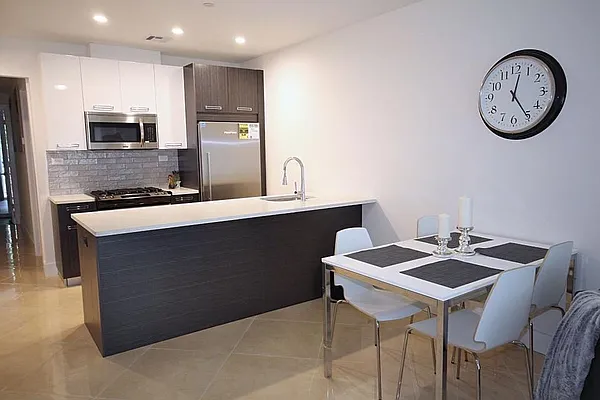 Sold by Starealty Estate LLC | media 11