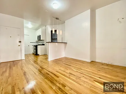 Rented by Bond New York | media 3