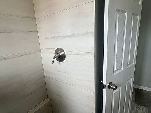 5th image of 210 W Alturas St #1-2