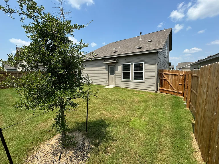 Barbarosa Rd — Photo 17
