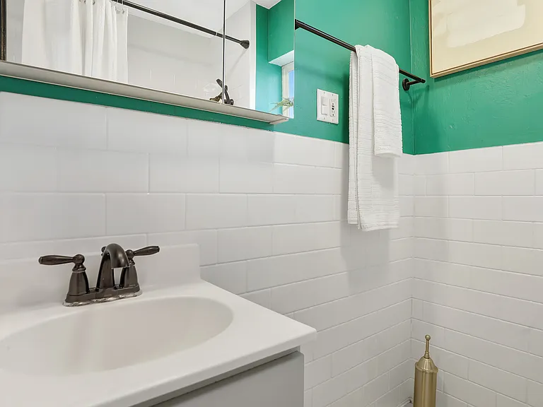457 Fox St — Photo 21
