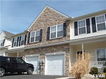 1st image of 121 Willow Dr