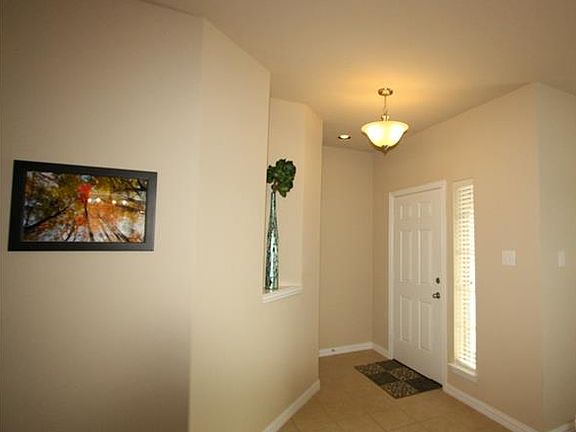 3rd image of 1005 Villa Paloma Blvd