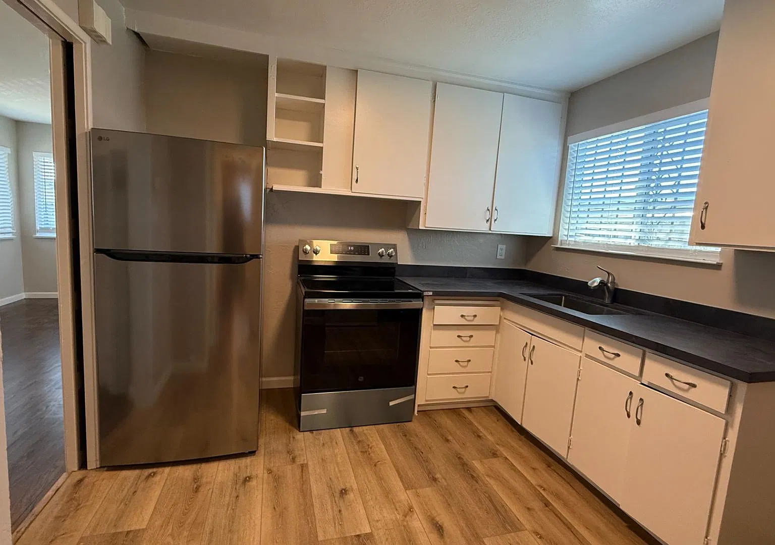 2319 Maricopa Ave — Photo 4