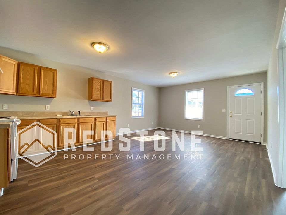 1st image of 1104 Chandler Ave