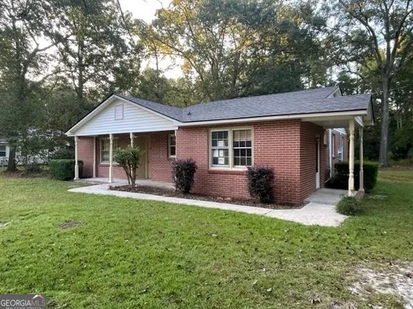 840 E McCarty St, Sandersville, GA 31082